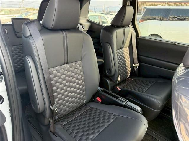 TOYOTA VOXY HYBRID 2026 Image 31