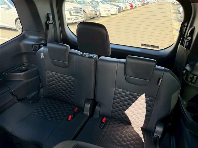 TOYOTA VOXY HYBRID 2026 Image 31