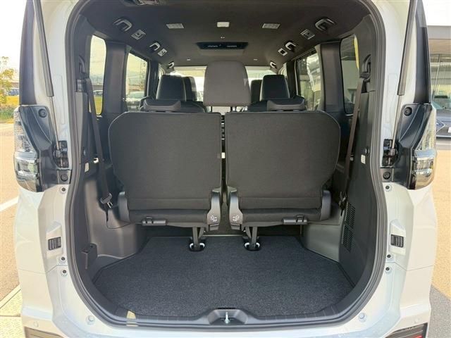 TOYOTA VOXY HYBRID 2026 Image 31