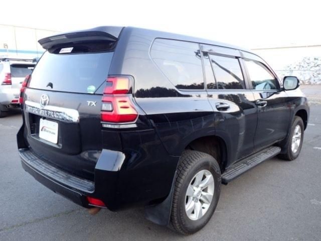 TOYOTA LANDCRUISER PRADO 2019 Image 31