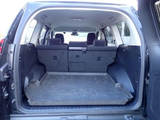 TOYOTA LANDCRUISER PRADO 2019 Image 31