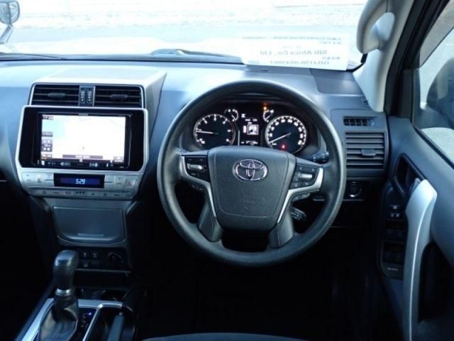 TOYOTA LANDCRUISER PRADO 2019 Image 31