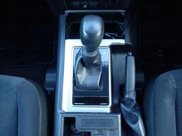 TOYOTA LANDCRUISER PRADO 2019 Image 31