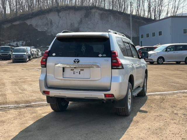 TOYOTA LANDCRUISER PRADO 2018 Image 31
