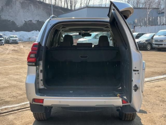 TOYOTA LANDCRUISER PRADO 2018 Image 31