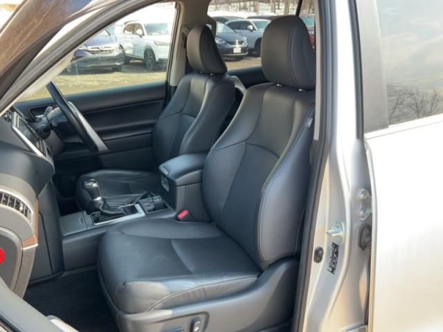 TOYOTA LANDCRUISER PRADO 2018 Image 31