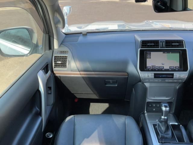 TOYOTA LANDCRUISER PRADO 2018 Image 31