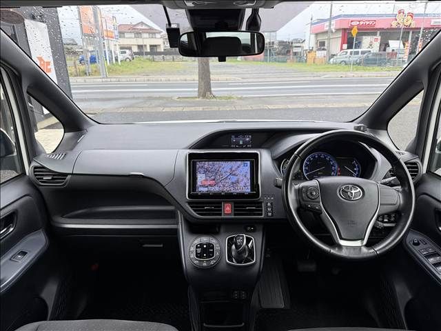 TOYOTA NOAH 2017 Image 31