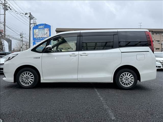 TOYOTA NOAH 2017 Image 31