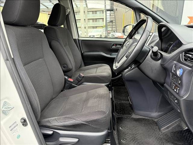 TOYOTA NOAH 2017 Image 31