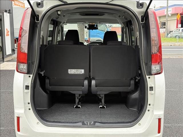 TOYOTA NOAH 2017 Image 31