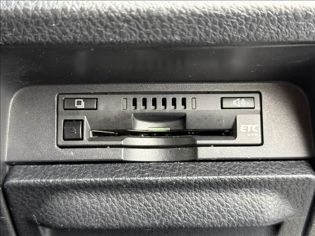 TOYOTA NOAH 2017 Image 31