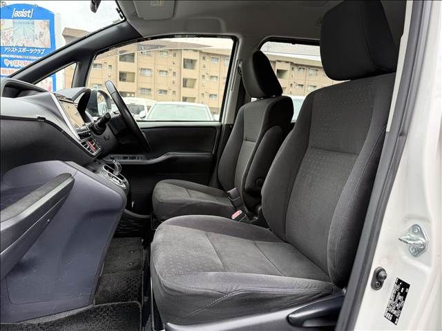 TOYOTA NOAH 2017 Image 31