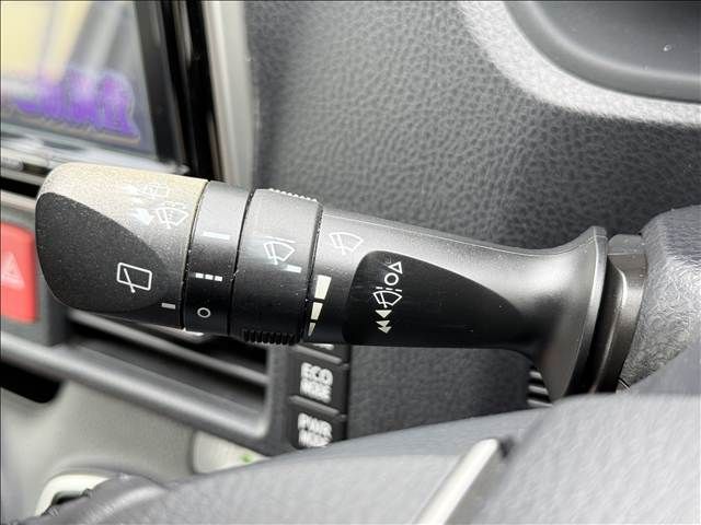 TOYOTA NOAH 2017 Image 31