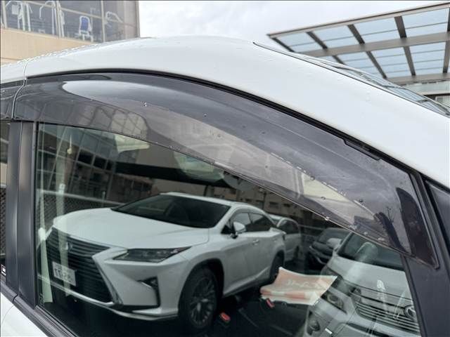 TOYOTA NOAH 2017 Image 31