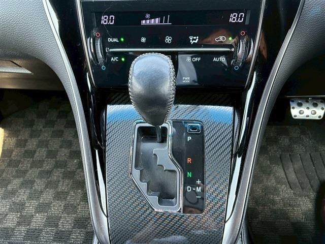 TOYOTA HARRIER 2WD 2017 Image 31