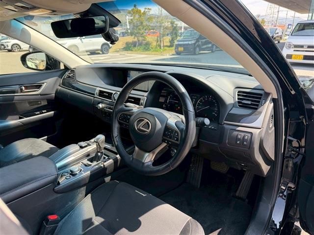 TOYOTA LEXUS GS300H 2018 Image 31