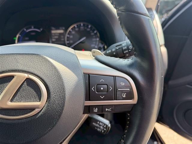 TOYOTA LEXUS GS300H 2018 Image 31