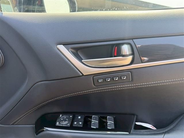 TOYOTA LEXUS GS300H 2018 Image 31