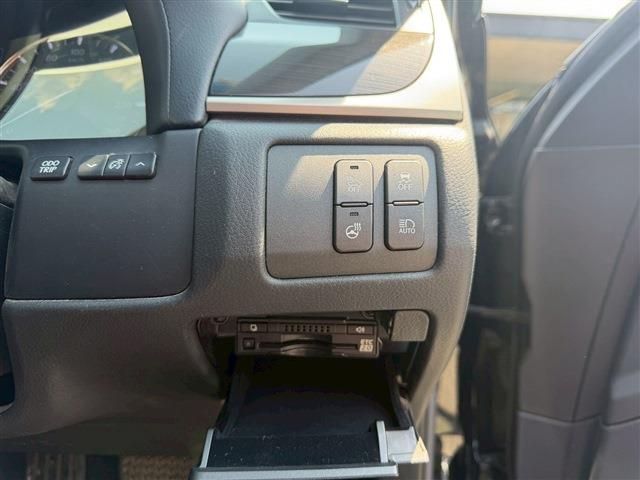 TOYOTA LEXUS GS300H 2018 Image 31