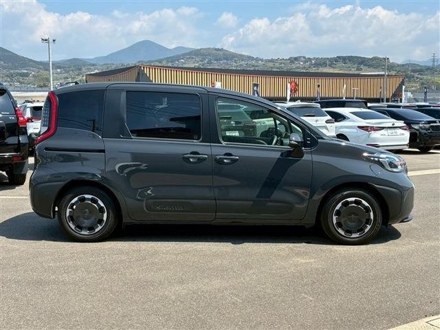 TOYOTA SIENTA HYBRID 2024 Image 31