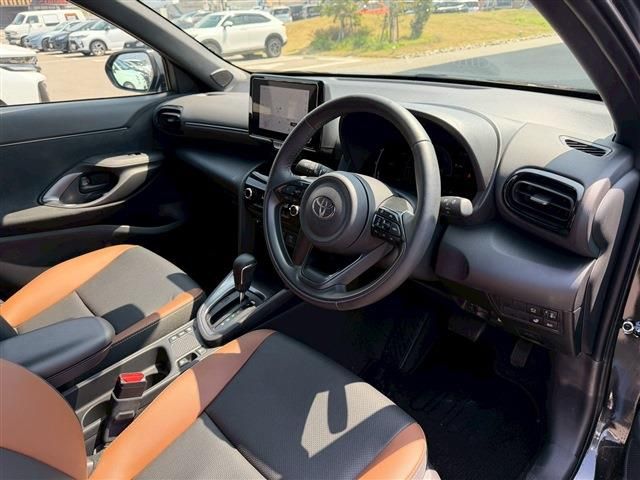 TOYOTA YARIS CROSS HYBRID 2025 Image 31