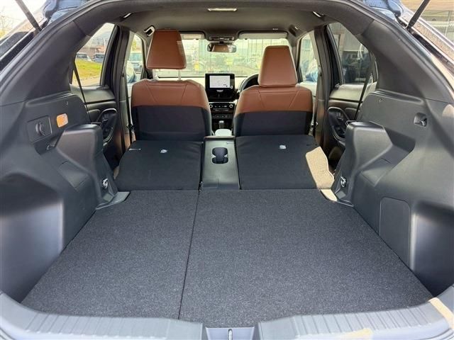 TOYOTA YARIS CROSS HYBRID 2025 Image 31