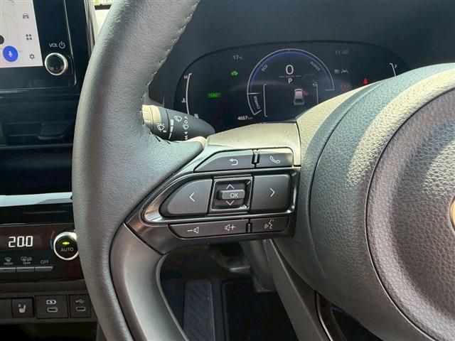 TOYOTA YARIS CROSS HYBRID 2025 Image 31