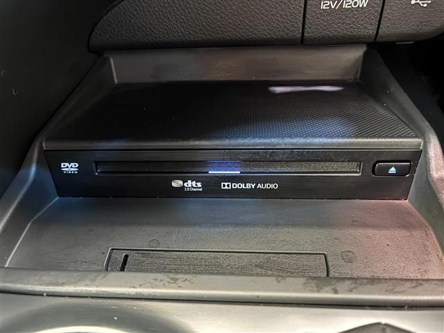 TOYOTA CAMRY HYBRID 2020 Image 31