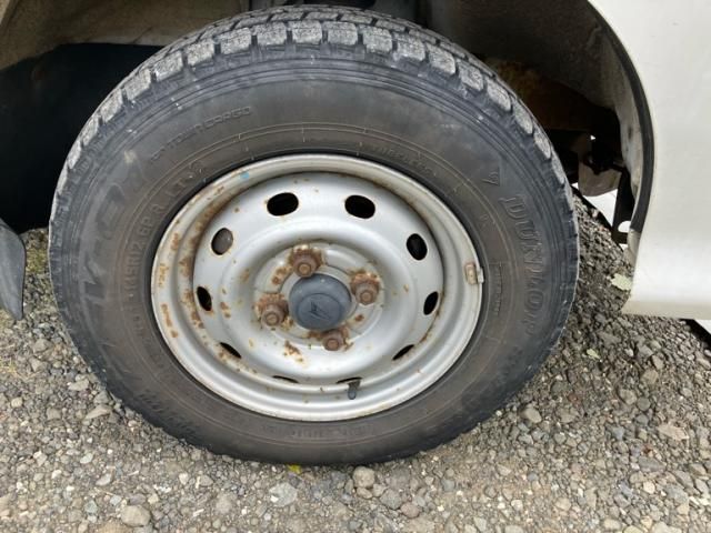 DAIHATSU HIJET TRUCK 4WD 2000 Image 31