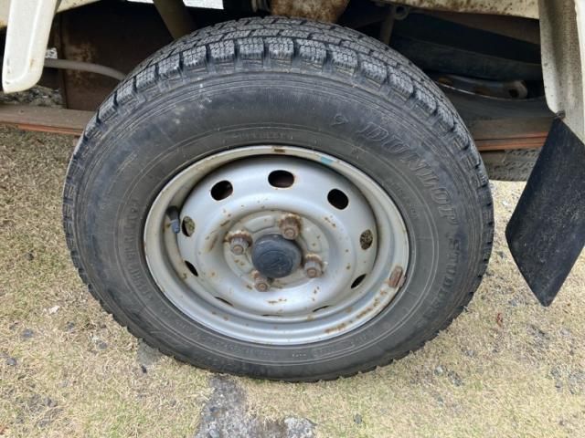 DAIHATSU HIJET TRUCK 4WD 2000 Image 31