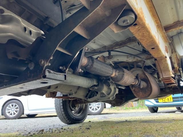 DAIHATSU HIJET TRUCK 4WD 2000 Image 31