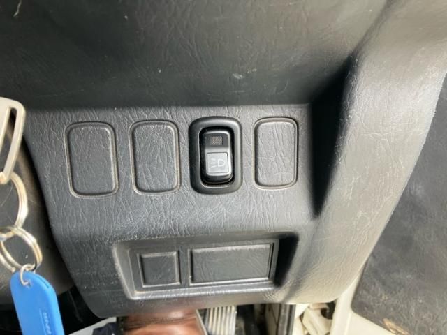 DAIHATSU HIJET TRUCK 4WD 2000 Image 31