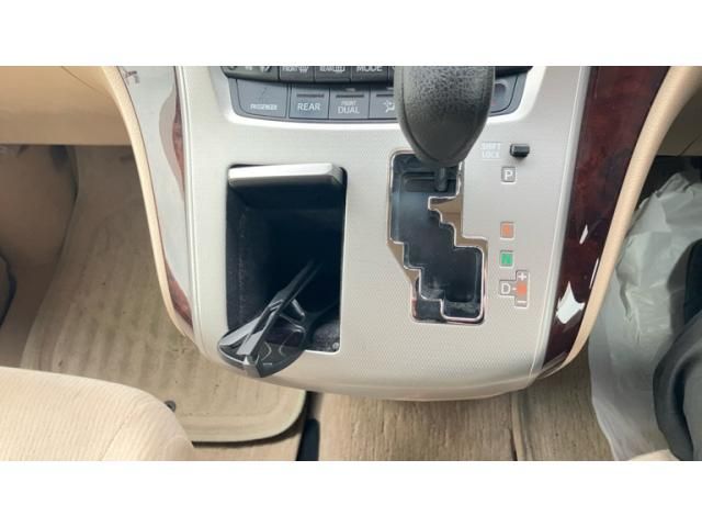 TOYOTA ALPHARD 2012 Image 31