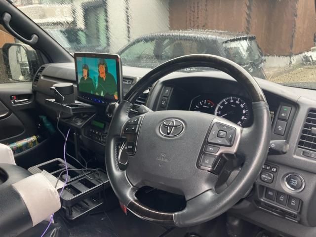 TOYOTA HIACE VAN 2WD 2024 Image 31