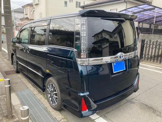 TOYOTA VOXY 2014 Image 31