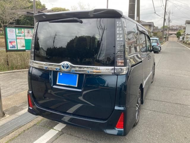 TOYOTA VOXY 2014 Image 31