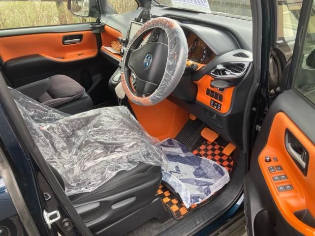 TOYOTA VOXY 2014 Image 31