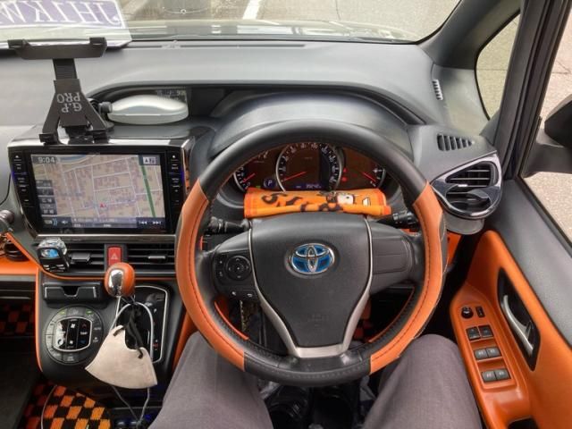 TOYOTA VOXY 2014 Image 31