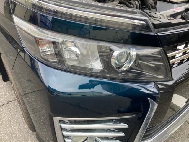 TOYOTA VOXY 2014 Image 31