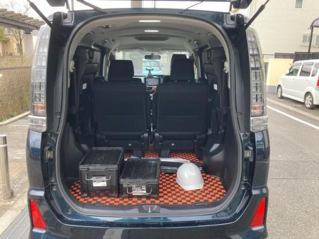 TOYOTA VOXY 2014 Image 31