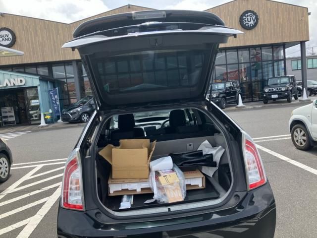 TOYOTA PRIUS 2013 Image 31