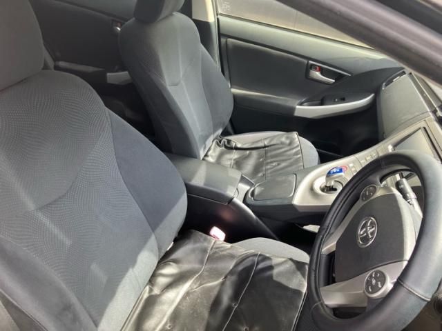 TOYOTA PRIUS 2013 Image 31