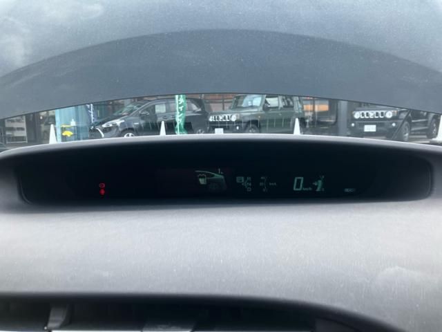 TOYOTA PRIUS 2013 Image 31