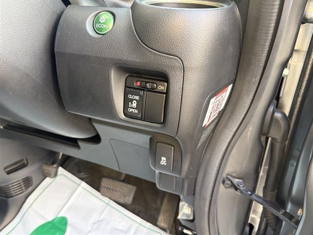 HONDA N BOX CUSTOM 2013 Image 31