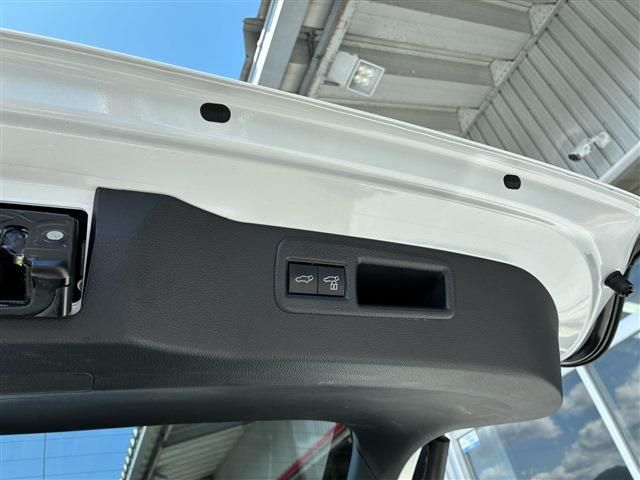 TOYOTA HARRIER HYBRID 2024 Image 31