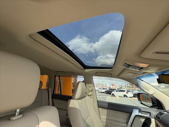 TOYOTA LANDCRUISER PRADO 2023 Image 31