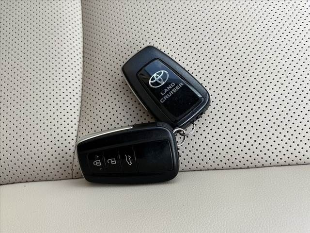 TOYOTA LANDCRUISER PRADO 2023 Image 31