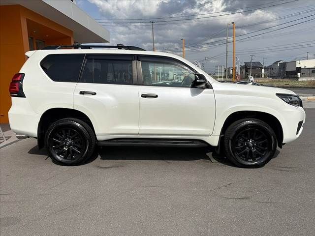 TOYOTA LANDCRUISER PRADO 2023 Image 31
