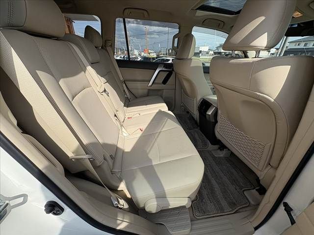 TOYOTA LANDCRUISER PRADO 2023 Image 31